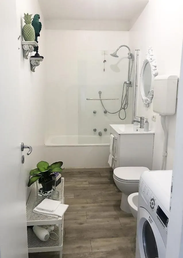 Familybo Apartments Bologna Delight - Front Station Italy